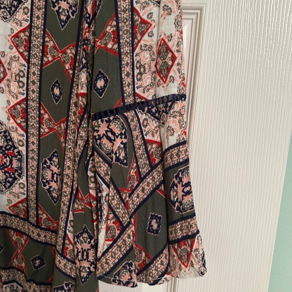 Geometric pattern blouse - Picture 2 of 6